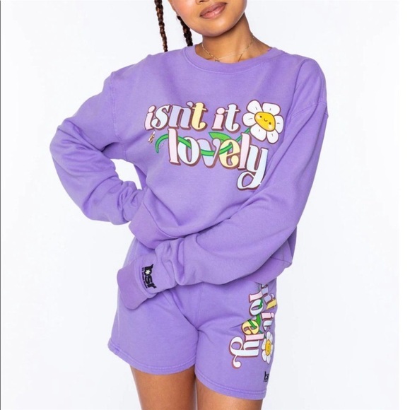 NWOT BSR By Samii Ryan Isn’t It Lovely Crew Neck Sweatshirt/Short Set Medium - Picture 1 of 13